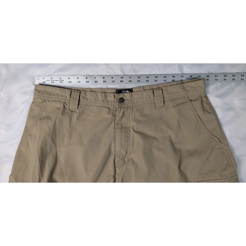 The North Face Mens Cargo Shorts Size 40 Tan Khaki Hiking Outdoor Flat Front